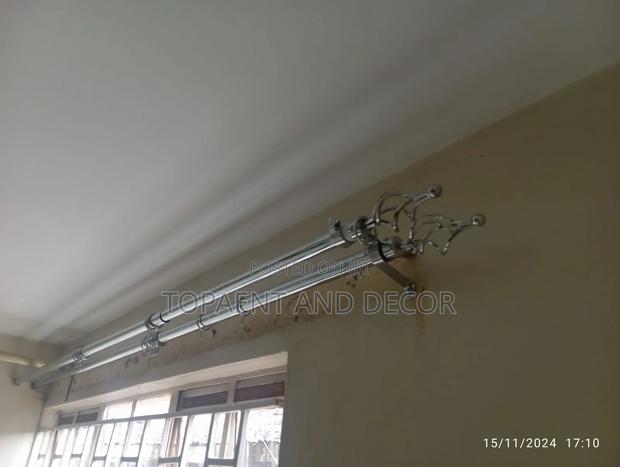 High Strength Adjustable Curtain Rod - main view