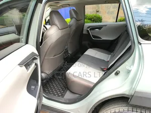 Toyota RAV4 Adventure AWD 2020 Green