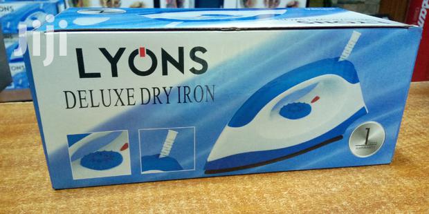 Lyons Deluxe Dry Iron
