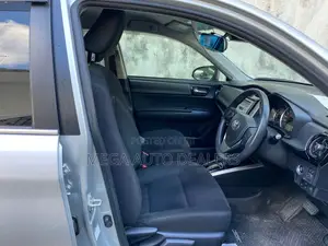 Toyota Corolla Fielder 2018 Silver