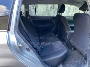 Toyota Corolla Fielder 2018 Silver