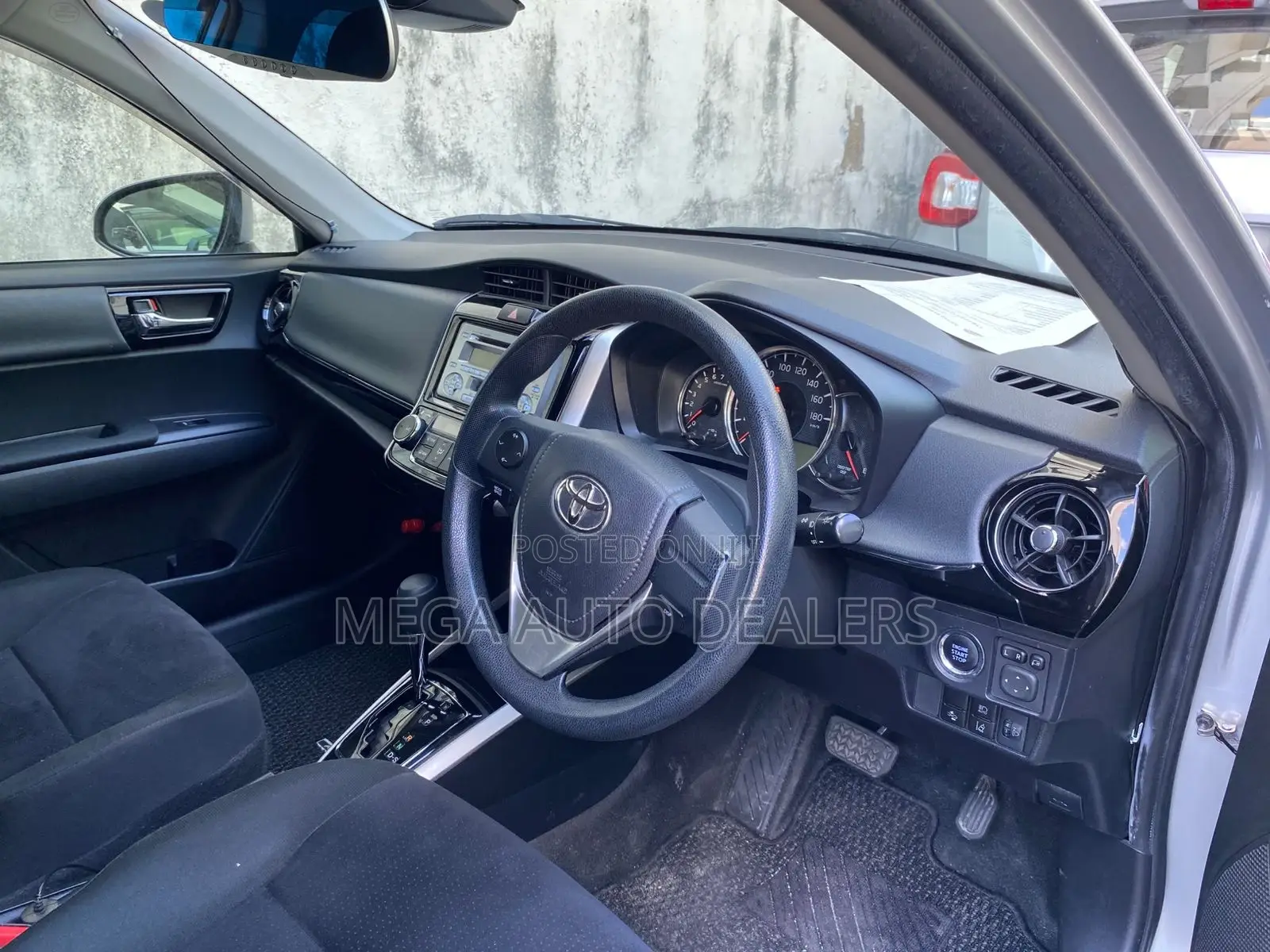 Toyota Corolla Fielder 2018 Silver