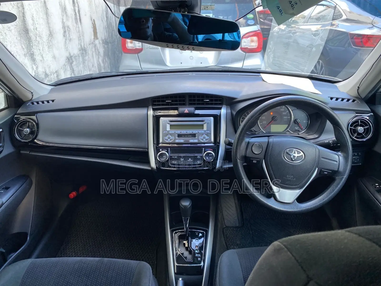 Toyota Corolla Fielder 2018 Silver