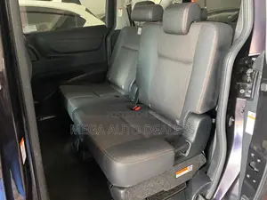 Toyota Sienta 2018