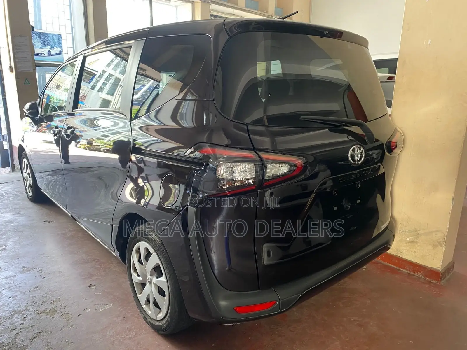 Toyota Sienta 2018