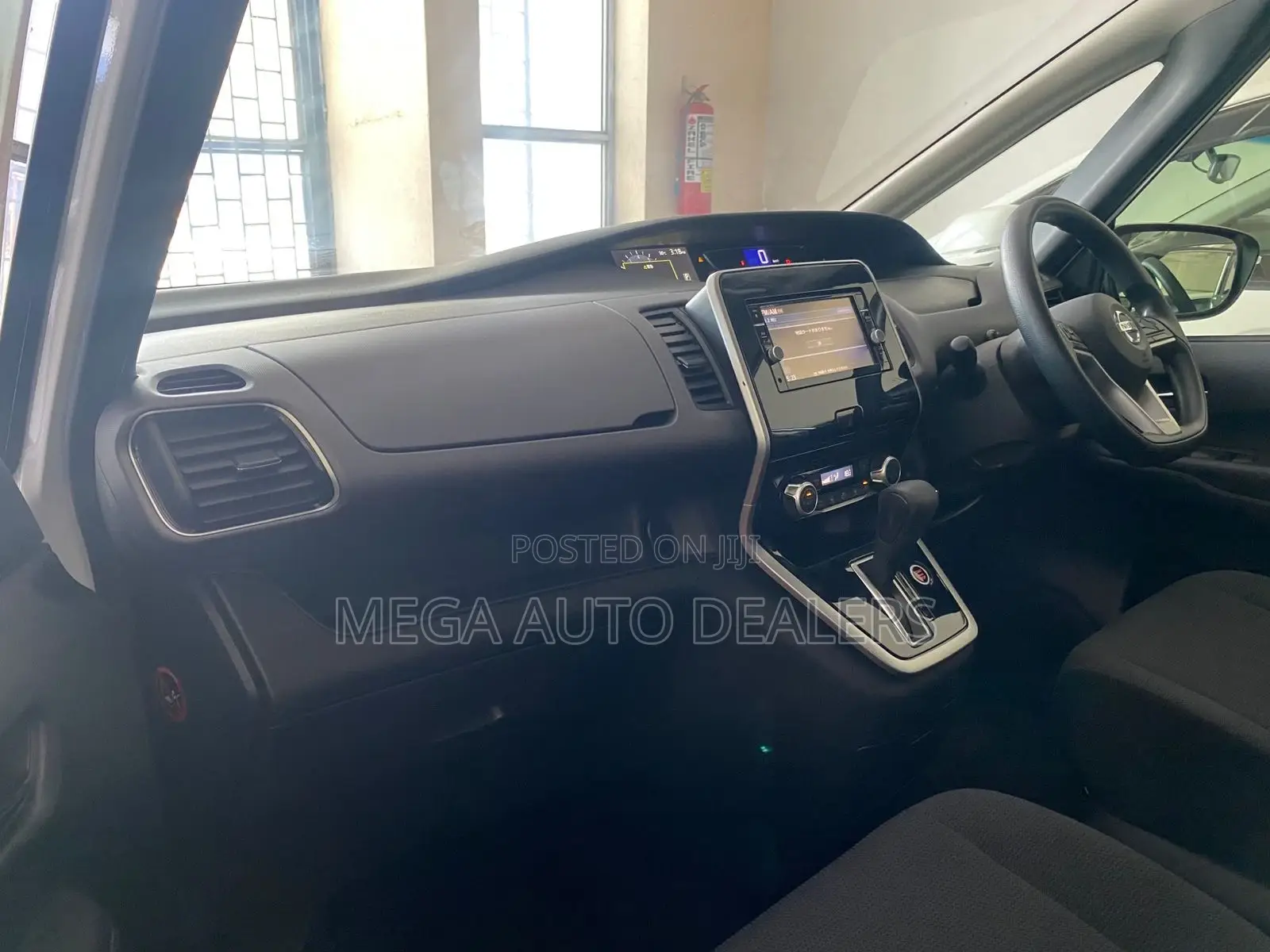Nissan Serena 2018 White