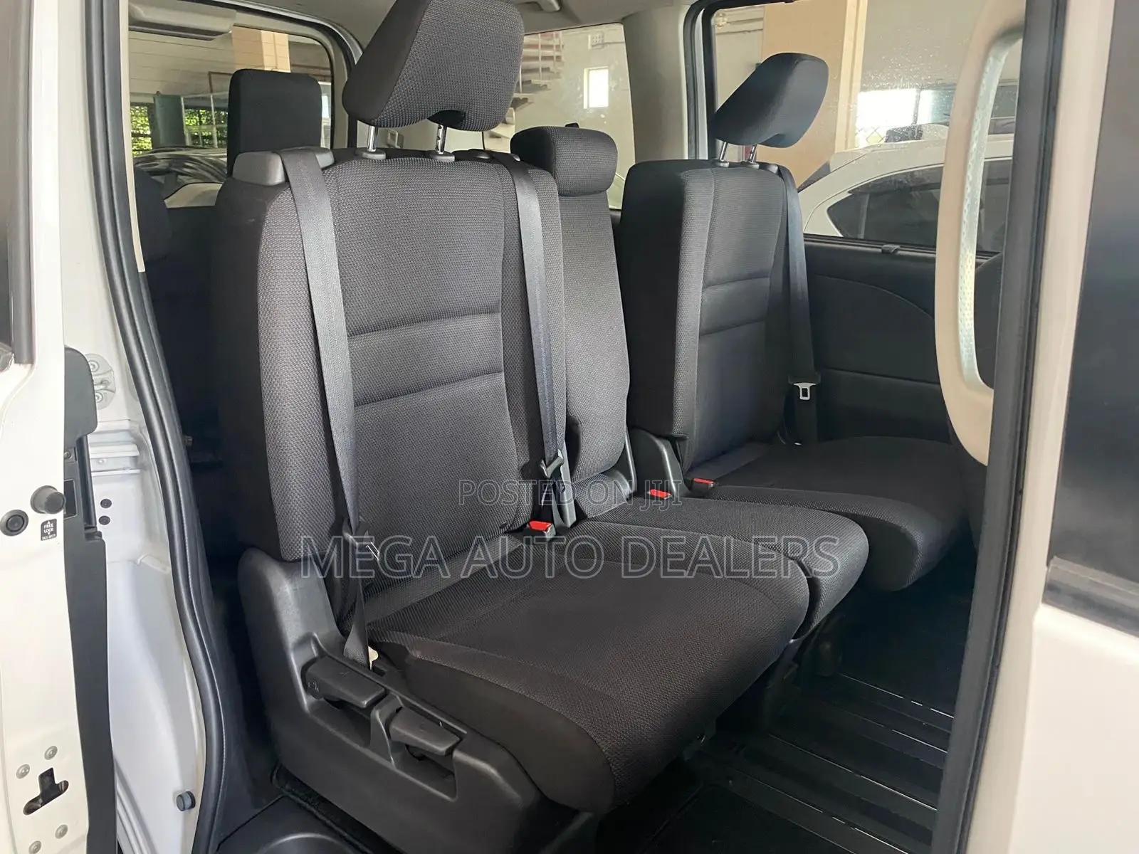 Nissan Serena 2018 White