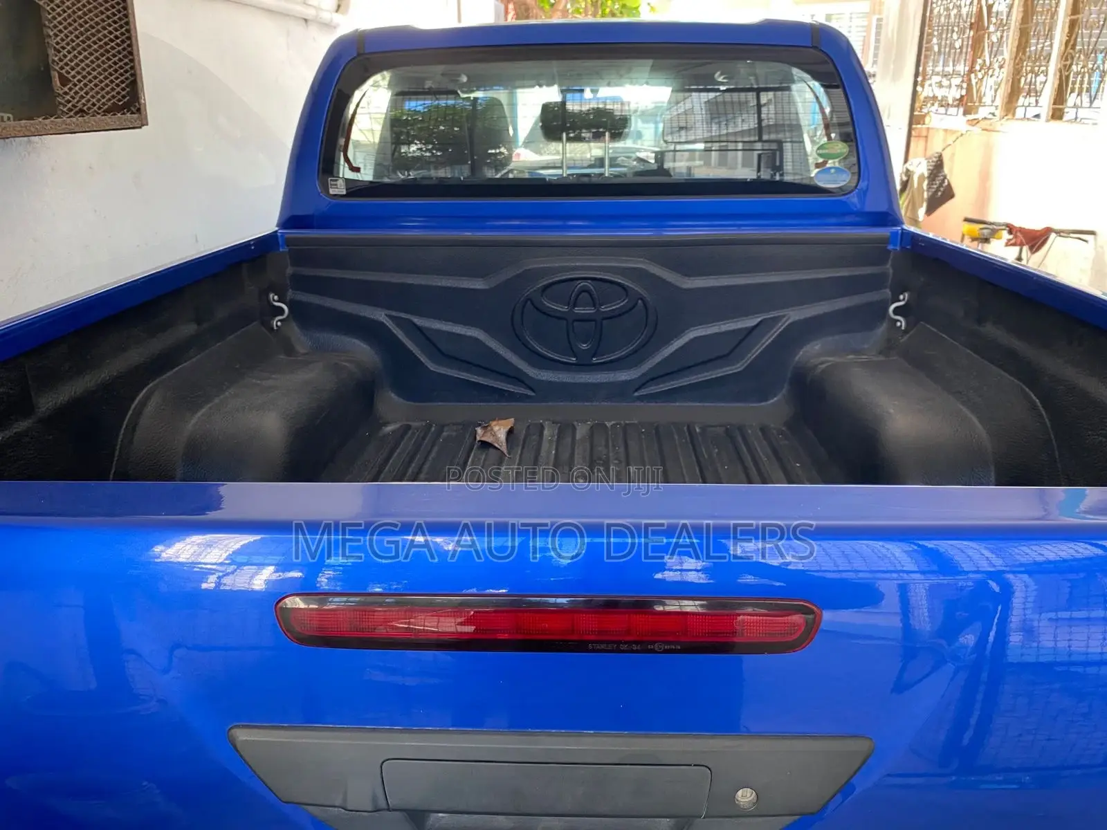 Toyota Hilux 2019 Blue