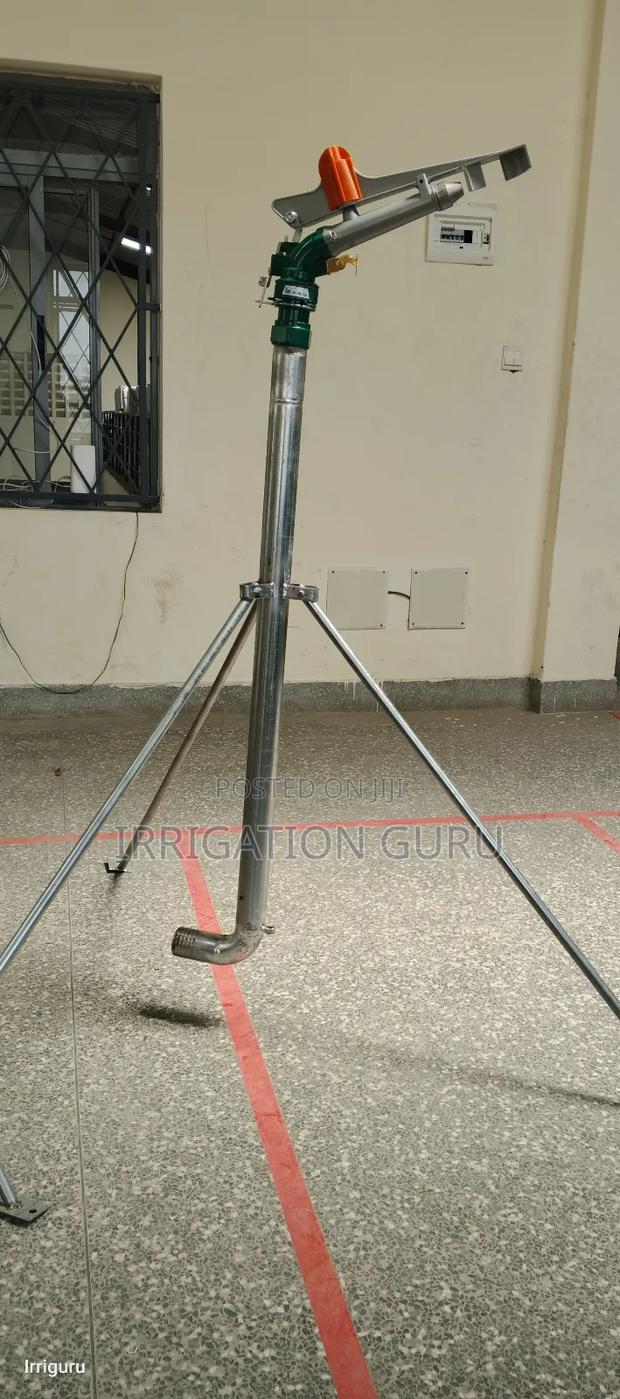Sprinkler With Tripod - main view