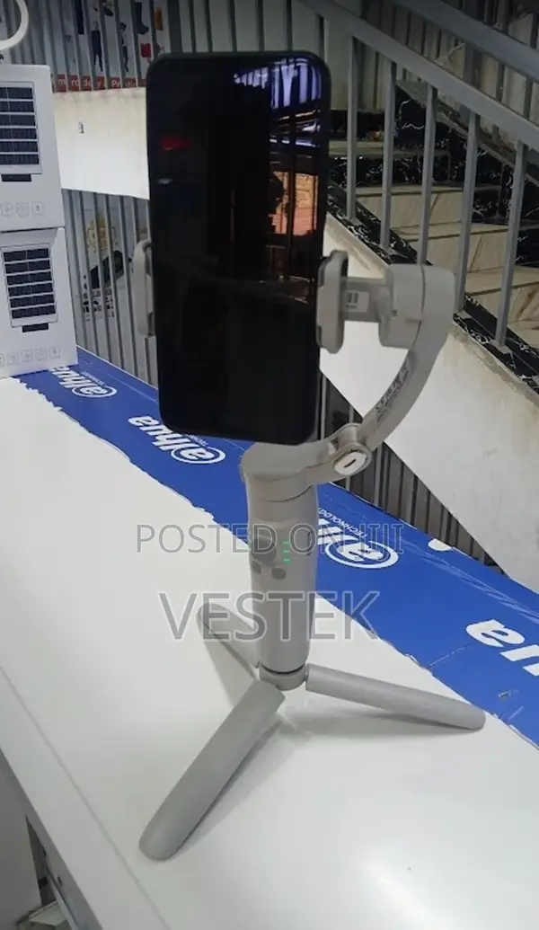 M1 Handheld Gimbal Stabilizer Camera Photo 3 - Axis