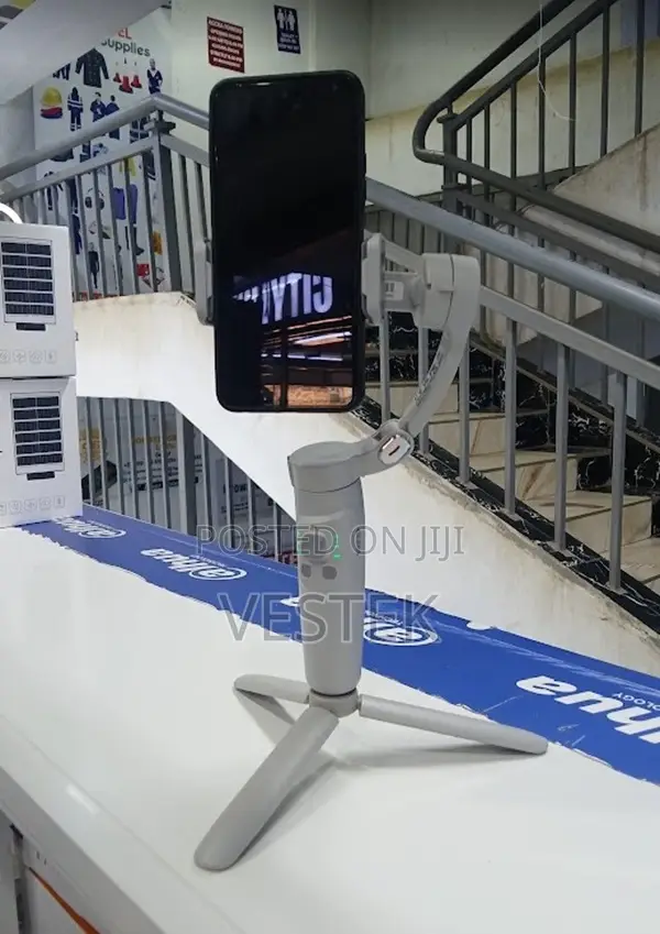 M1 Handheld Gimbal Stabilizer Camera Photo 3 - Axis