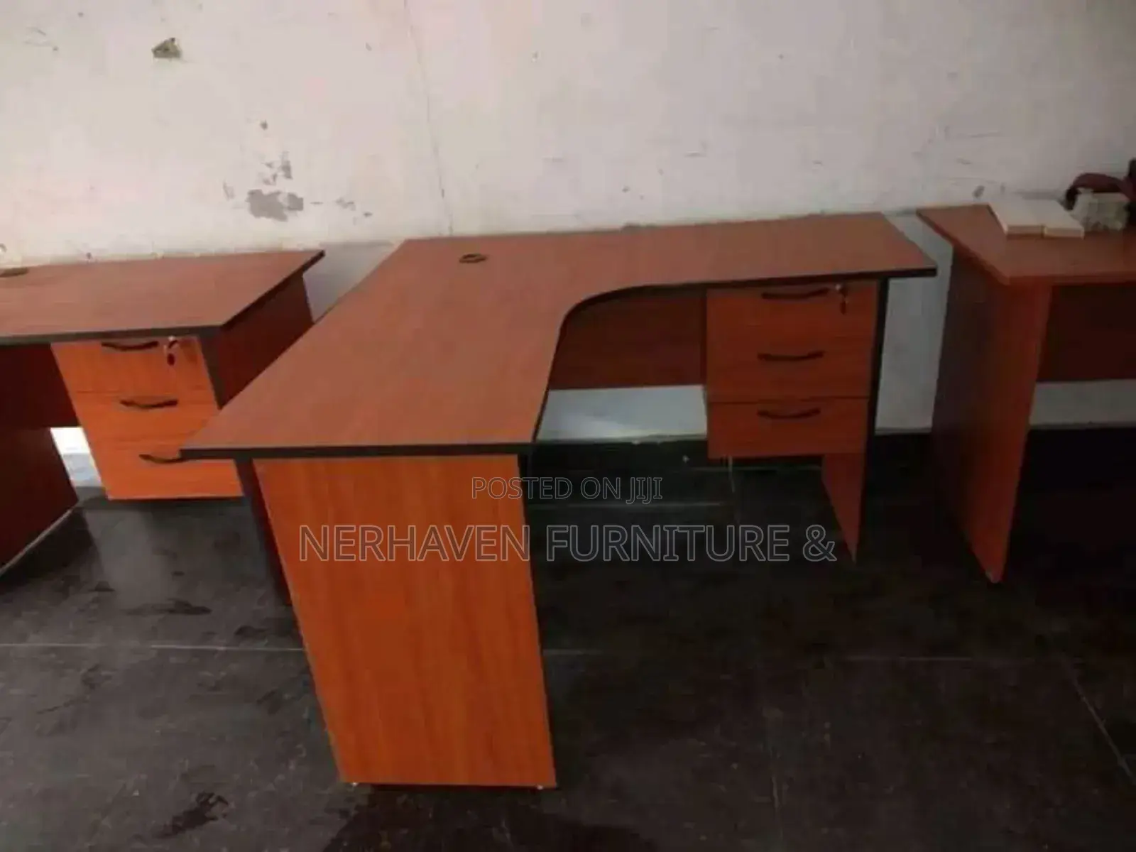 1.2m L-Shape Desk With Drawers