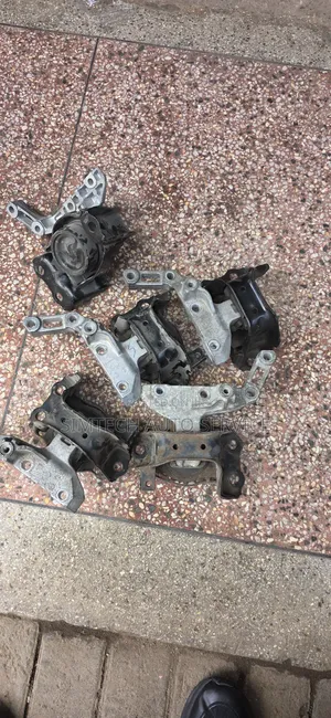 Nissan Note E12 Engine Mount