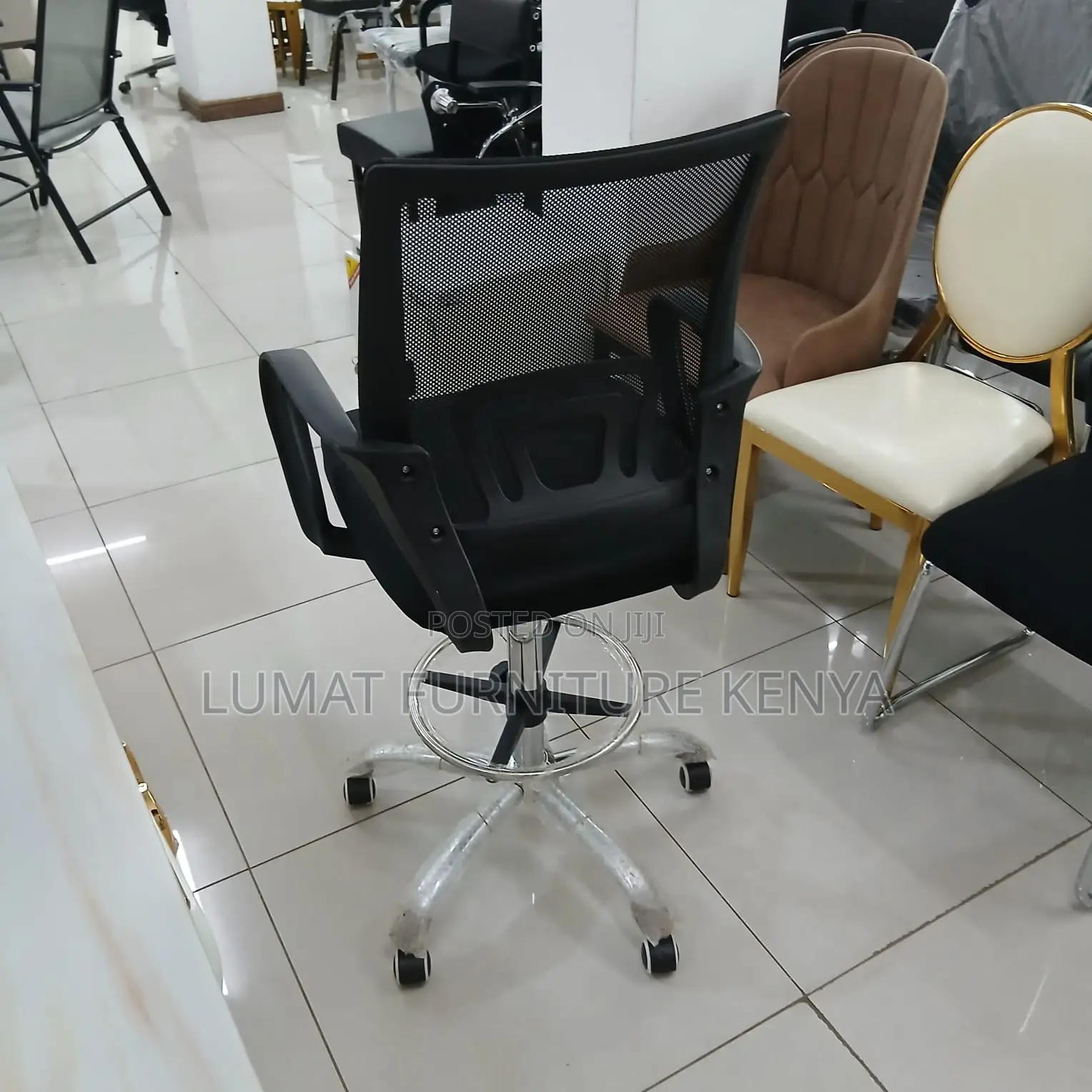 Adjustable Front Office Seat