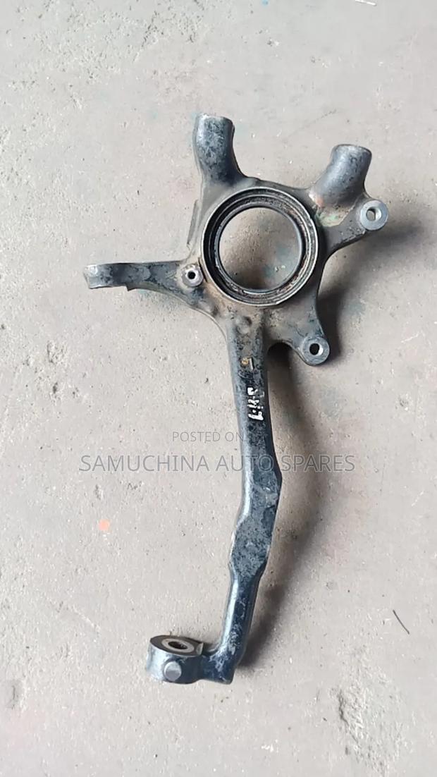 Front Hub Knuckle Prado 120 - main view