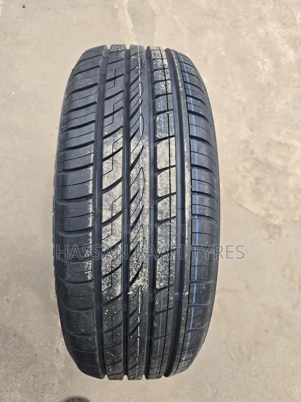 235/60r18 Fortune Tyre - thumbnail 2