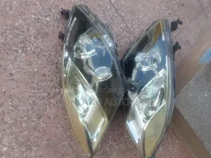 Headlamp Toyota Isis