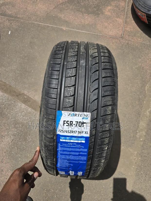 225/45r17 Fortune Tyre