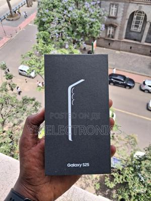 New Samsung Galaxy S25 256 GB - main view