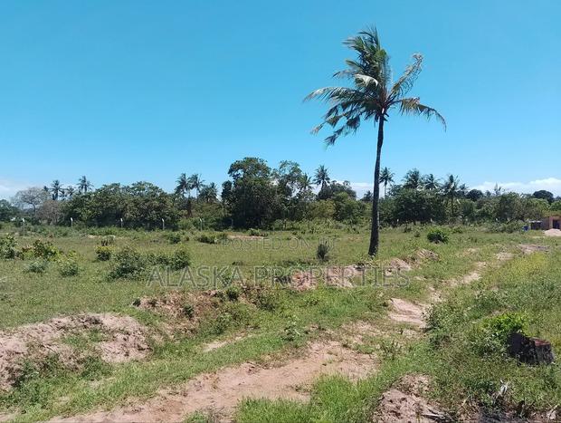 1/8 Prime Plot for Sale at Dongo Kundu Bypass - thumbnail 2