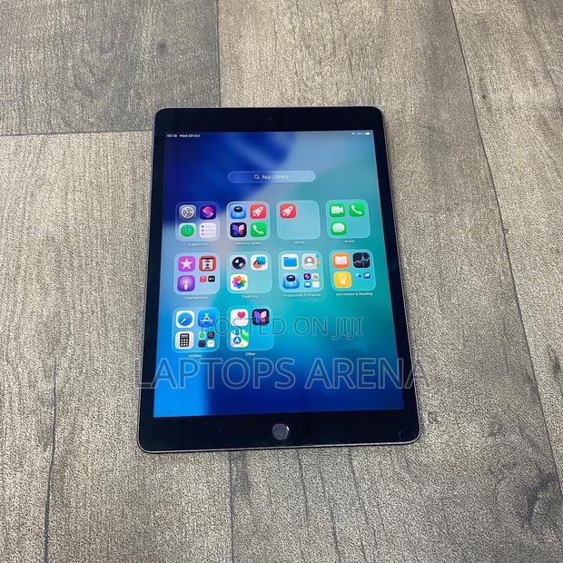 Apple iPad Wi-Fi 64 GB Gray - thumbnail 4