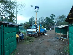 Crane at Hand for Hoisting Solutions
