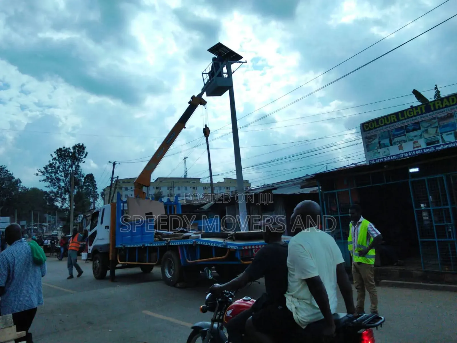 Crane at Hand for Hoisting Solutions