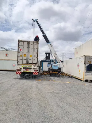 Transit Trailers With Cranes Are Available for Transportation