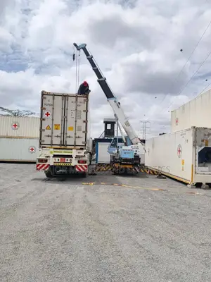 Transit Trailers With Cranes Are Available for Transportation