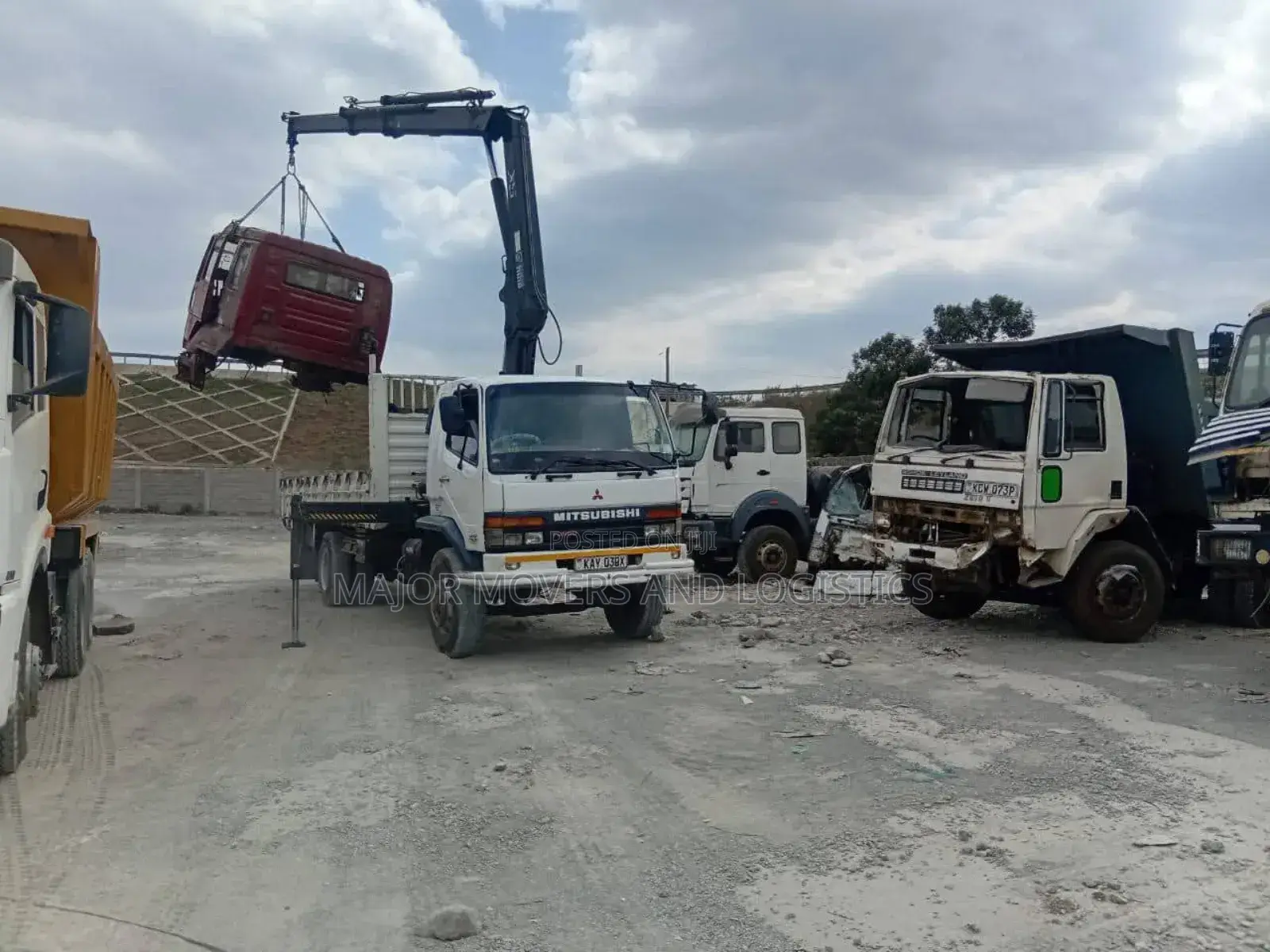 Transit Trailers With Cranes Are Available for Transportation
