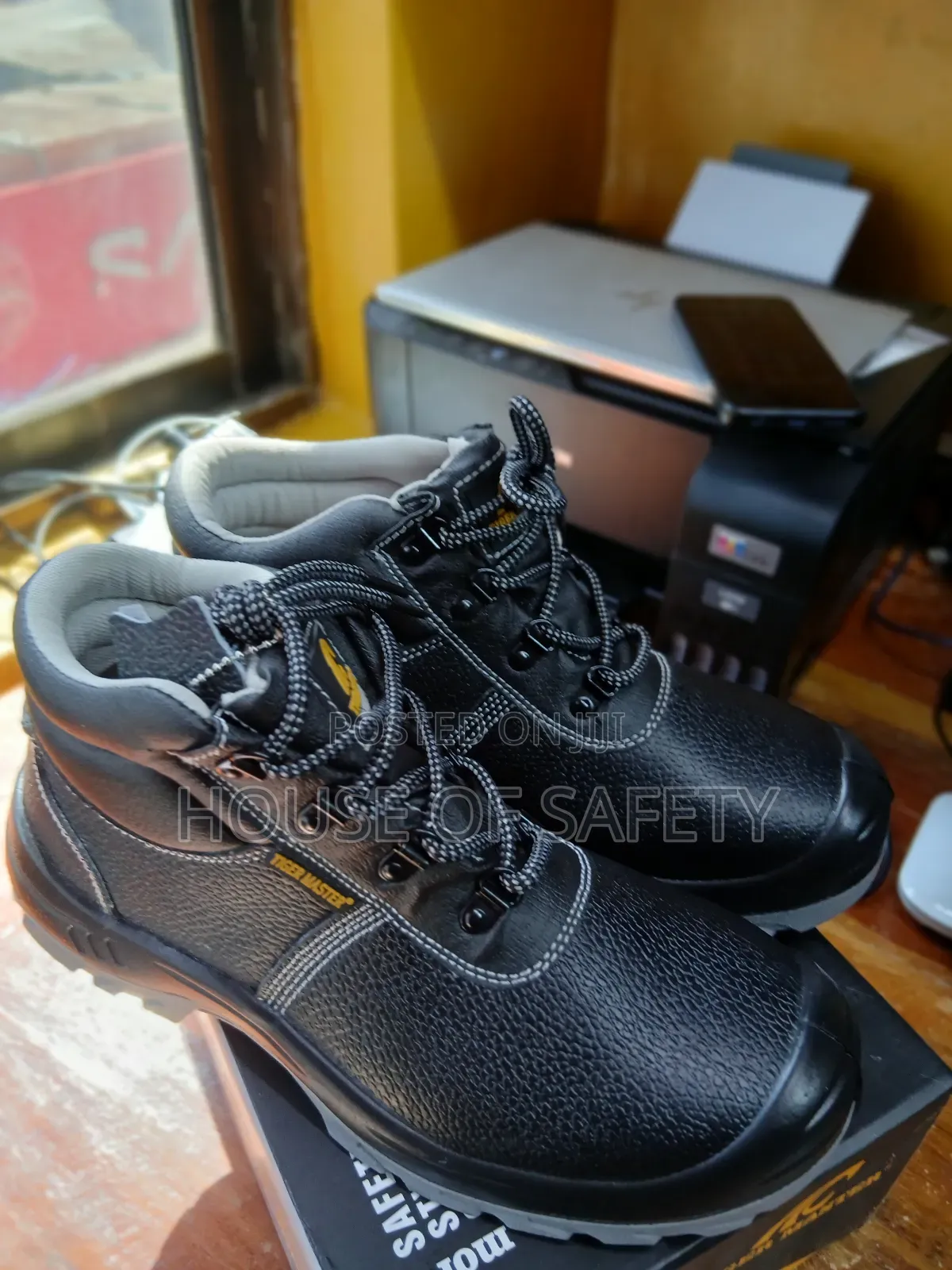 Lace Tiger Master Boots
