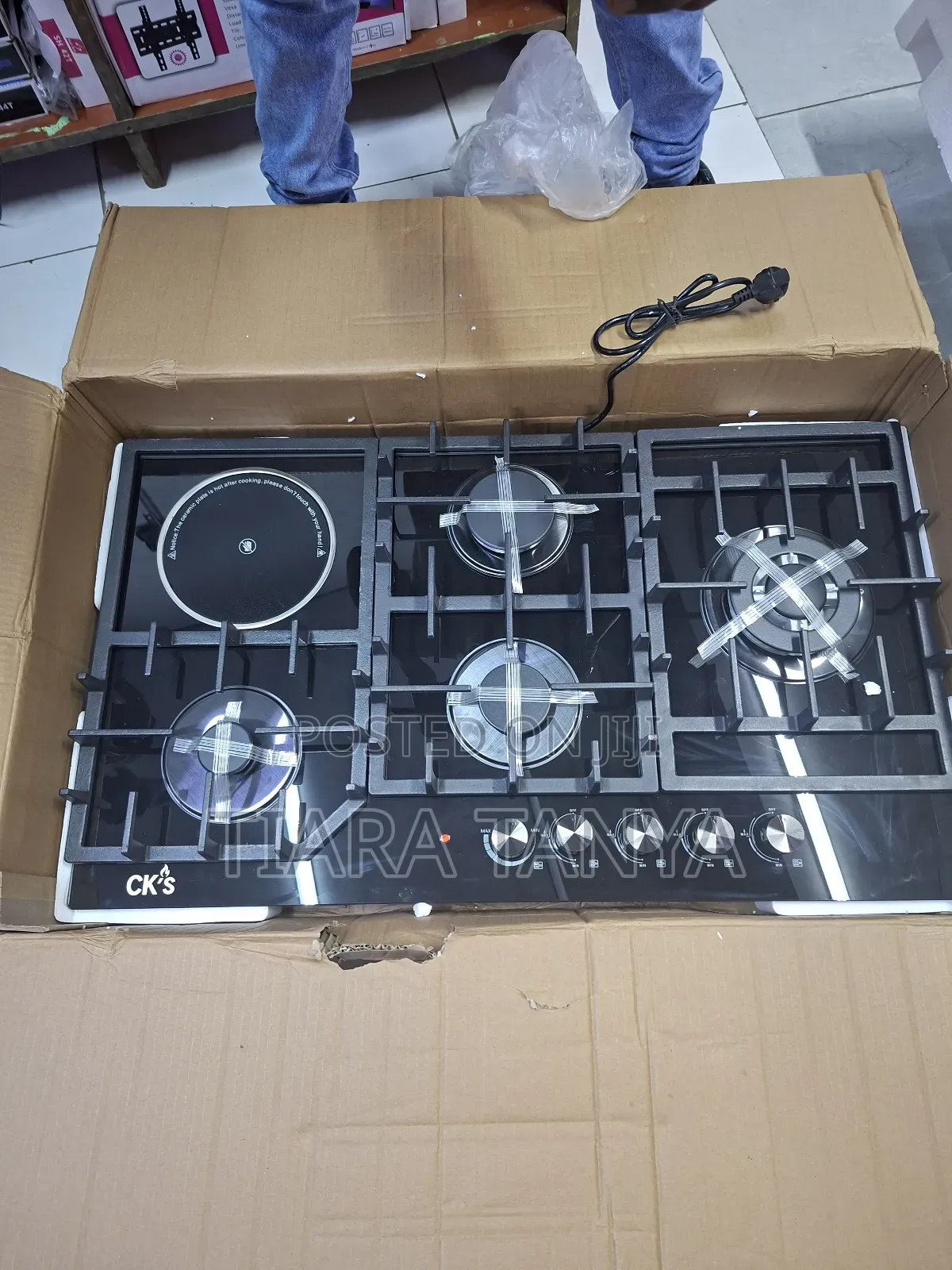 CKS 90cm 4gas (1 Wok) +1 Ceramic Plate Hob