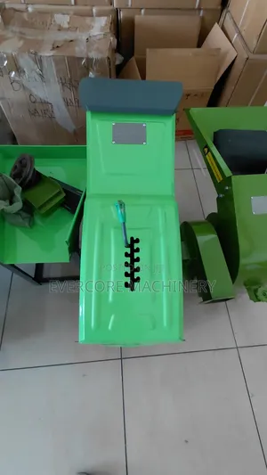 Heavy Duty Maize Sheller Machine With Gasoline Engine.