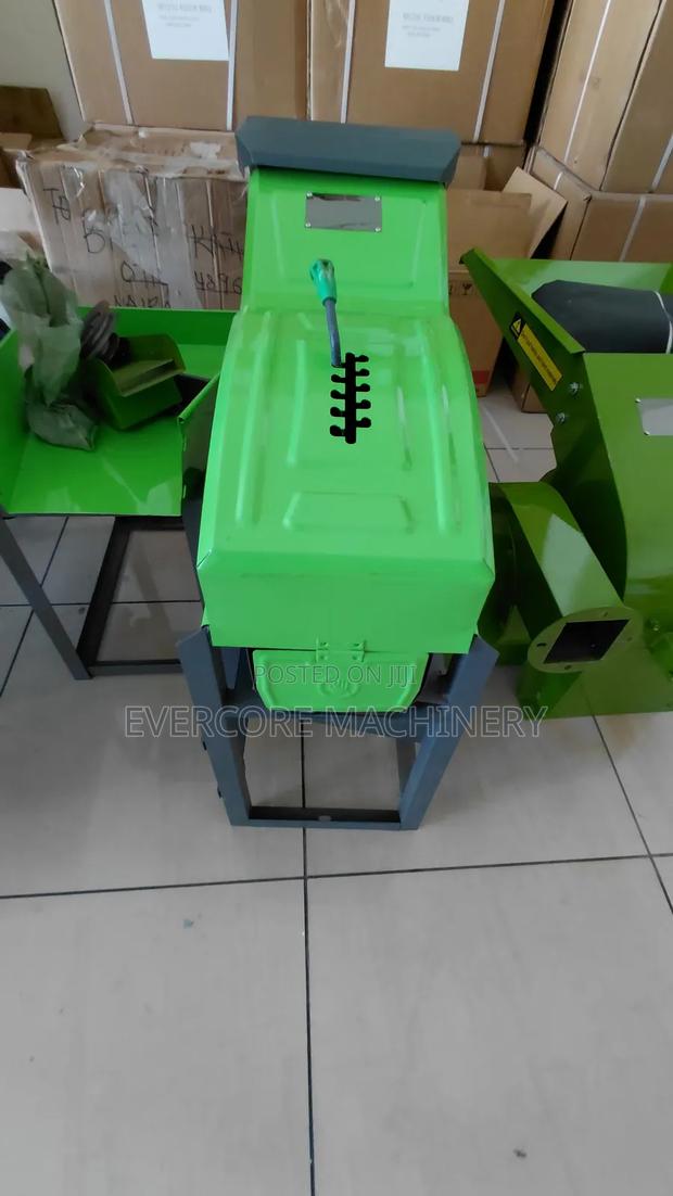 Heavy Duty Maize Sheller Machine With Gasoline Engine. - thumbnail 2