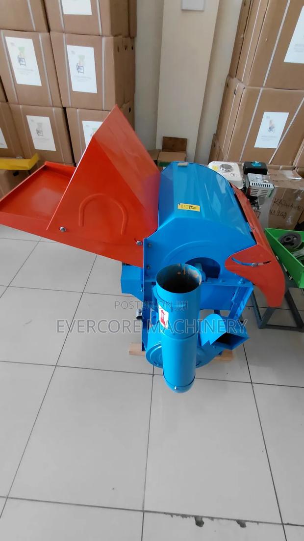 Multipurpose Threshing Machine With Heavy Duty Gasoline Engine. - thumbnail 3