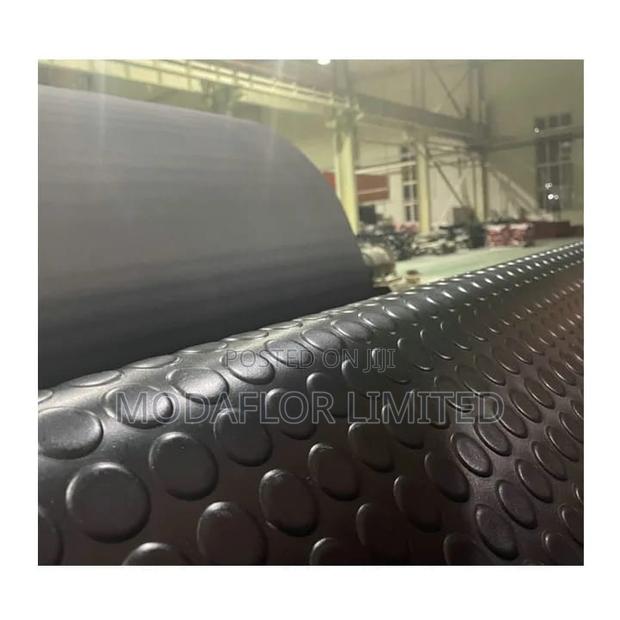 Premium Coin Rubber Flooring for Auto Workshops Garages