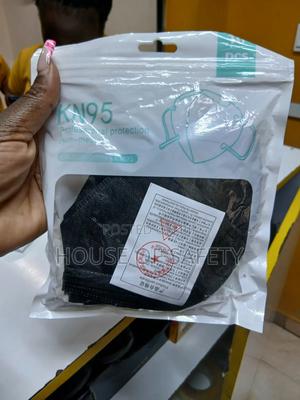 Black Professional Protection Mask In Black - thumbnail 2