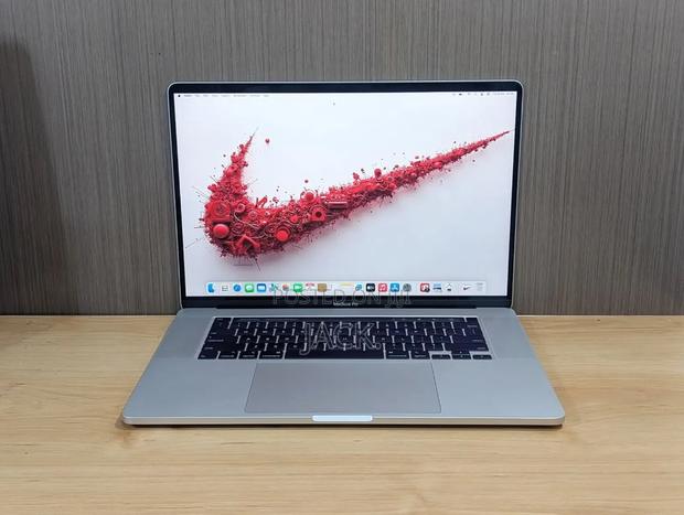 Laptop Apple MacBook 2019 32GB Intel Core I9 SSD 1T - main view