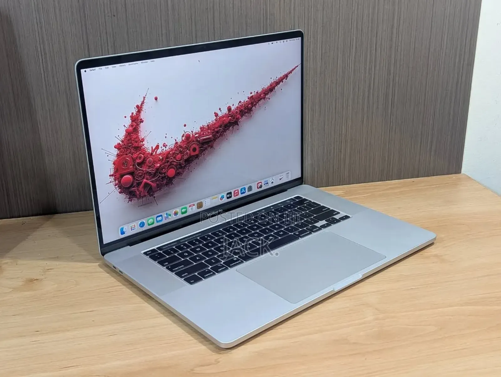 Laptop Apple MacBook 2019 32GB Intel Core I9 SSD 1T