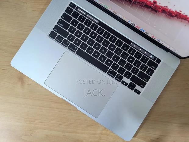 Laptop Apple MacBook 2019 32GB Intel Core I9 SSD 1T - thumbnail 4