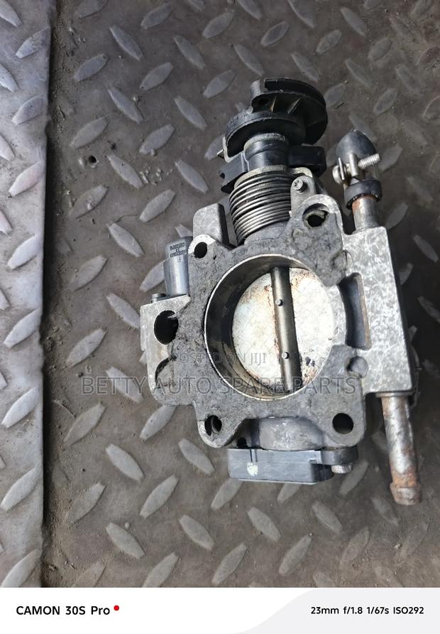 Isuzu Trooper Throttle Body - thumbnail 2