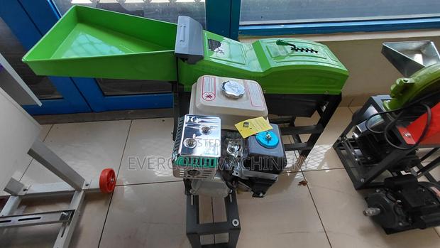 Gasoline Powered Corn Sheller Machine 7.5hp. - thumbnail 2