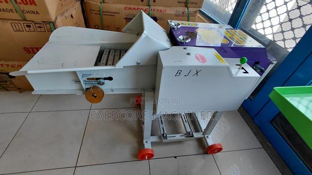 High Speed Animal Feed Chopper Machine With Petrol Engine. - thumbnail 3
