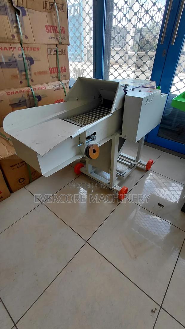 Highspeed Chaff Cutter Machine With Engine. - main view