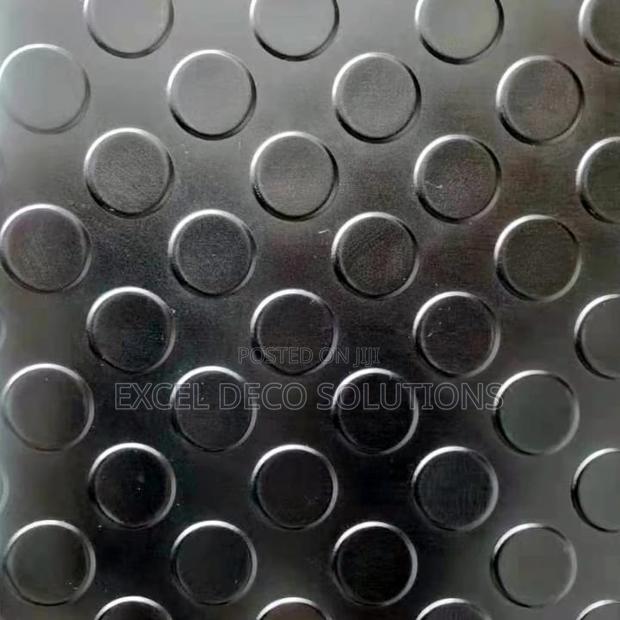 Coin Rubber Mat – Durable Non-Slip Flooring for Garages Workshops