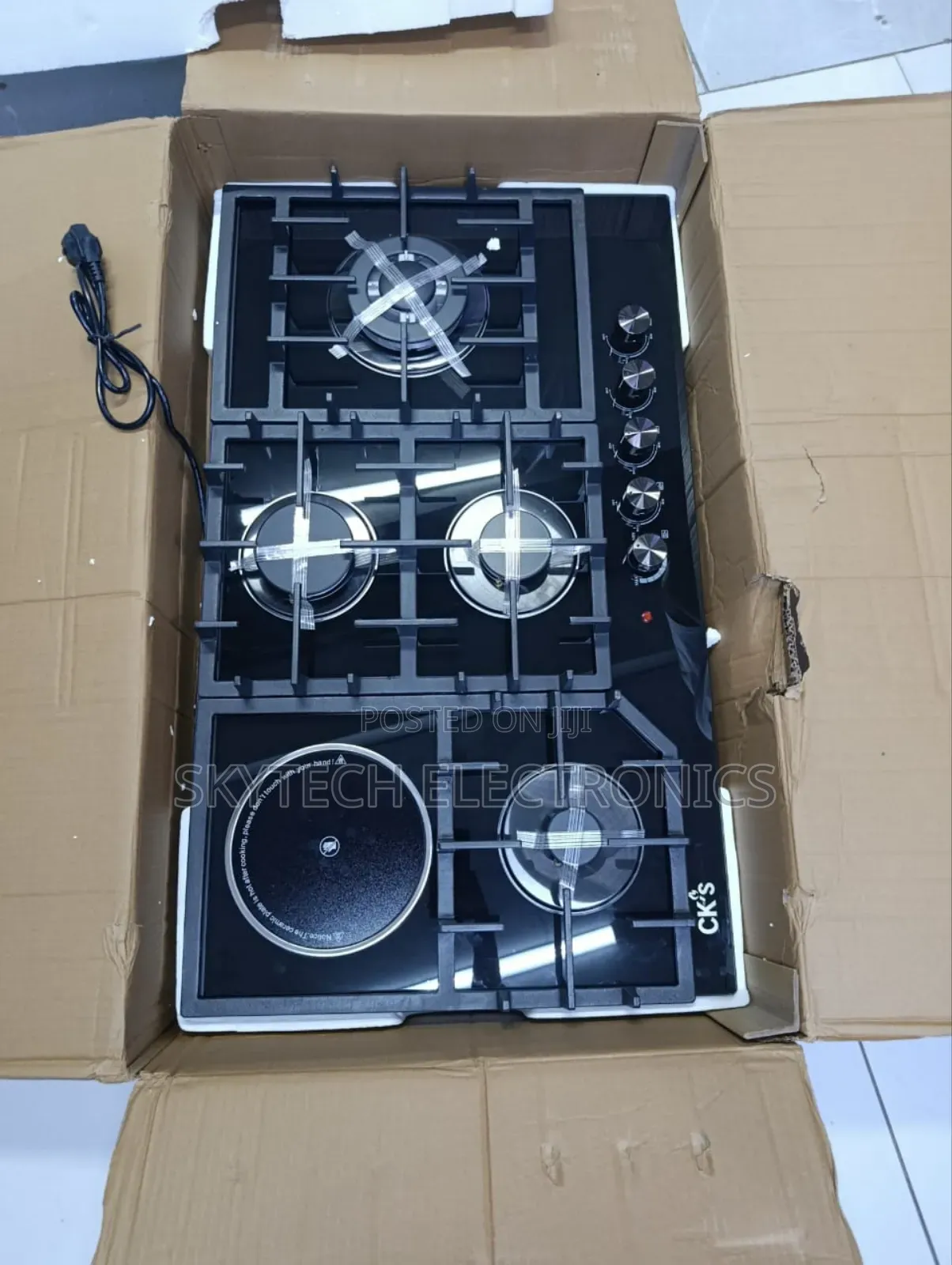 Ck's 4 Gas(1 Wok) + 1 Electric Ceramic Plate Hob,Black Glass 90cm