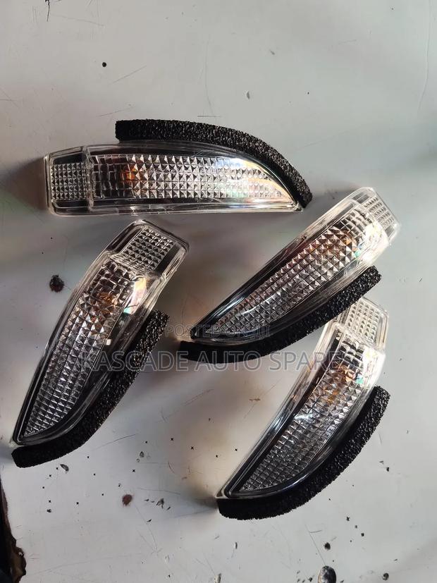 Side Mirror Blinker /Indicator Vitz