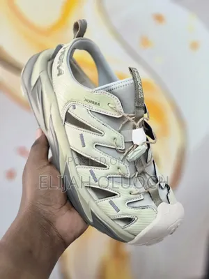 Hoka One One Hopara