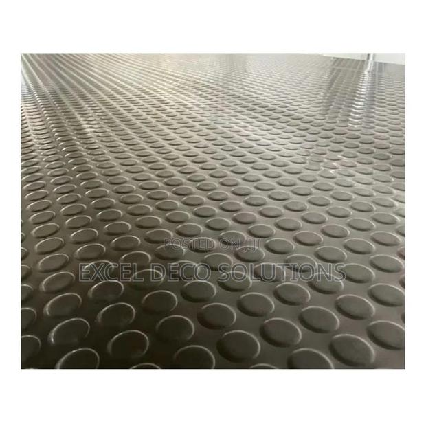 Industrial Non-Slip Coin Rubber Mat – Tough Flooring for Work Areas