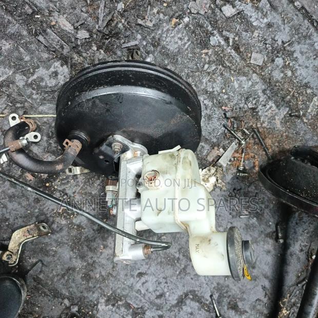 Toyota Hilux Vigo Brake Booster